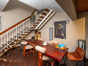 3 Bedroom Flat & Apartment