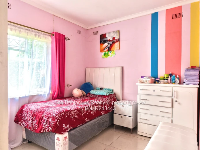 3 bedroom house for Sale Avondale West