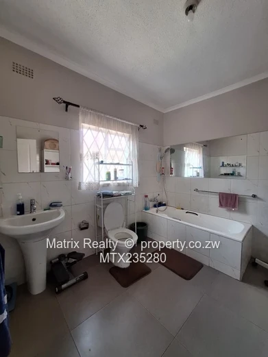 4 Bedroom House for Sale in New Marlborough