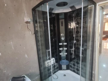 6 Bedroom House