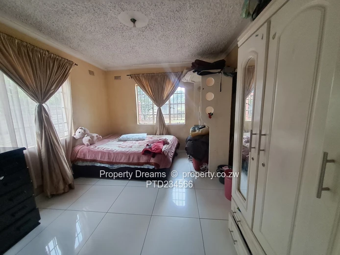 4 Bedroom house to let