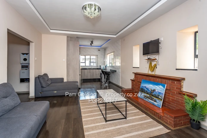 4- bedroom En suite Home on 1160sqm in Hillside