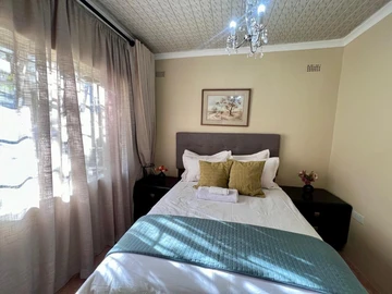 3 Bedroom Flat & Apartment
