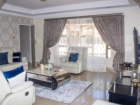 9 Bedroom House