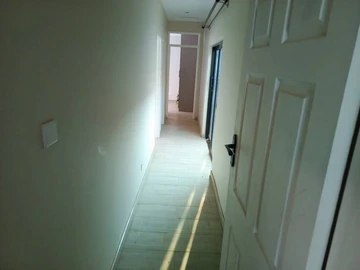 4 Bedroom Flat & Apartment