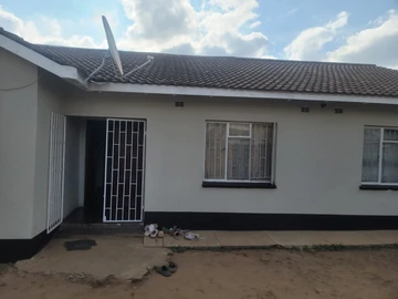 Charming 3-Bedroom Home in Arcadia, Harare South