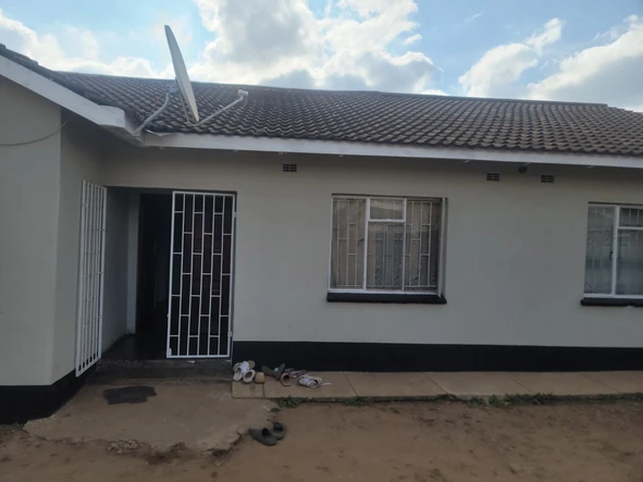 Charming 3-Bedroom Home in Arcadia, Harare South