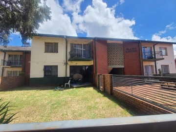 2 Bedroom Flat & Apartment