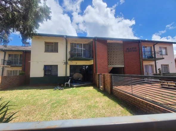 2 Bedroom Flat & Apartment