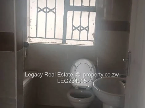 Strathaven – 3-Bedroom Cottage to Let