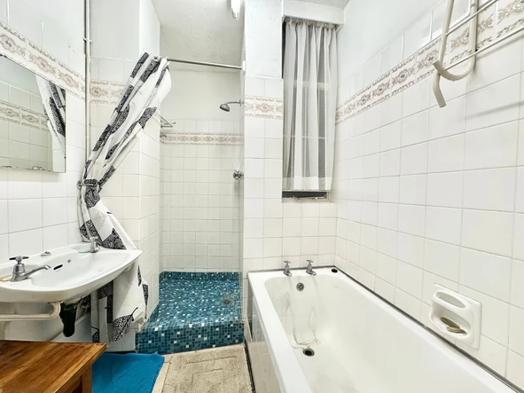 3 Bedroom Flat & Apartment