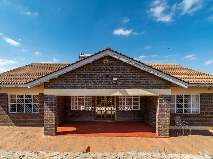 4 Bedroomed House for Sale in Zimre Park!