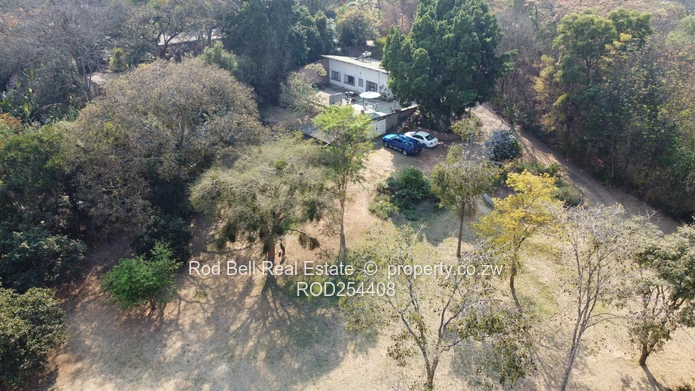 3 bedroom home sitting on 6158m2 of land
