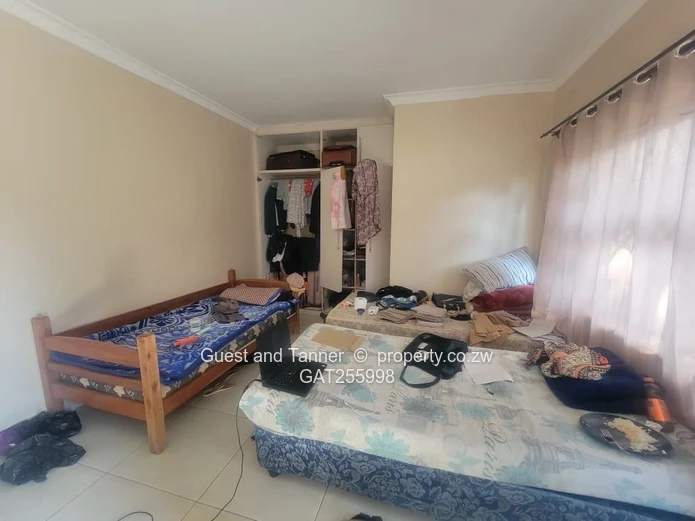 Spacious 8-Bedroom Property to Let in Belvedere West