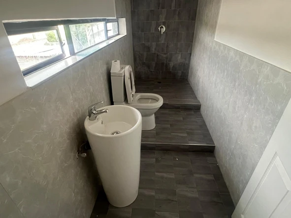 3 Bedroom Flat & Apartment