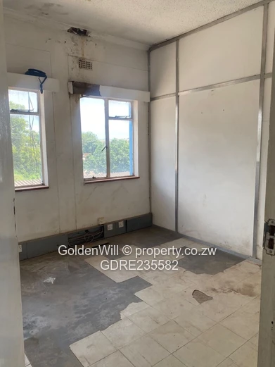 Bluffhill Warehouse for Rental in Madokero 