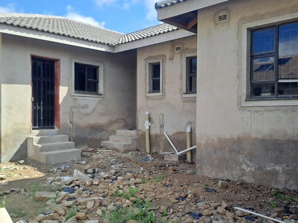 5 Bedroom House