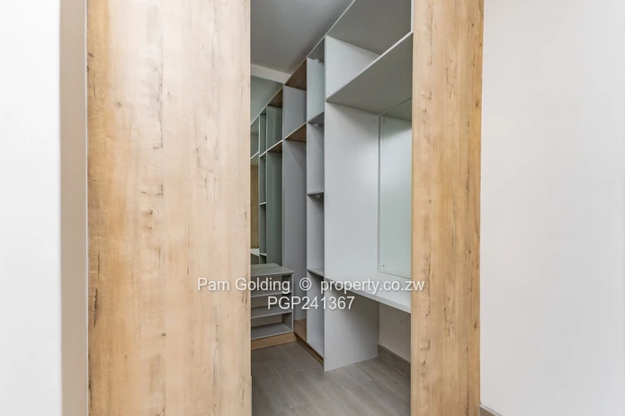 Ready to Move in Apartment in Great Location (Sole Mandate)