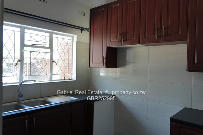 Charming 2 bedroom garden flat to let!