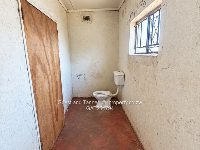 Chitungwiza Unit F, Seke – 4 Bedroom House for Sale