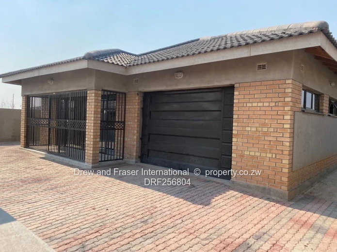 Modern 4-Bed Home in Mabvazuva, Ruwa, Borehole $135k
