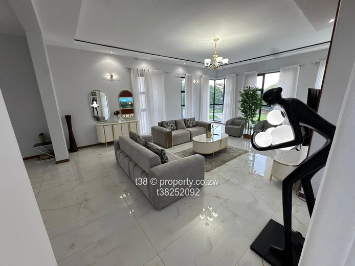 Luxury 5-Bed Umwinsidale: Pool, Terrace, Walk-in Closet & Borehole