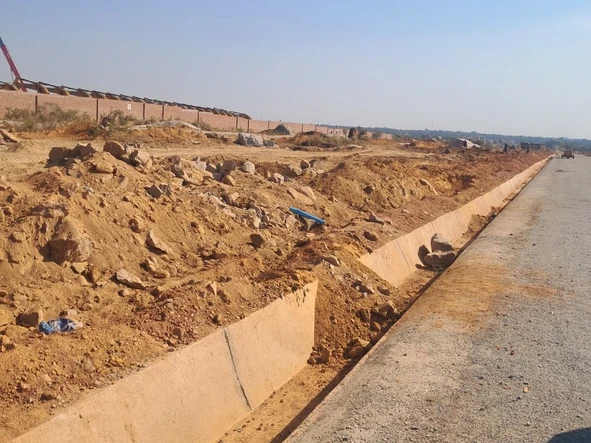 Stands & Residential Land