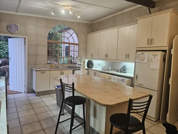 Farm & Agricultural Land