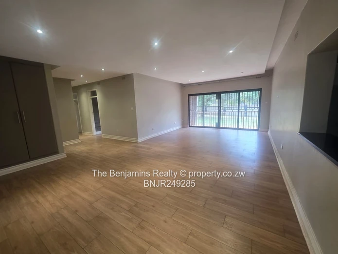 Ambassadorial Home In Colne Valley