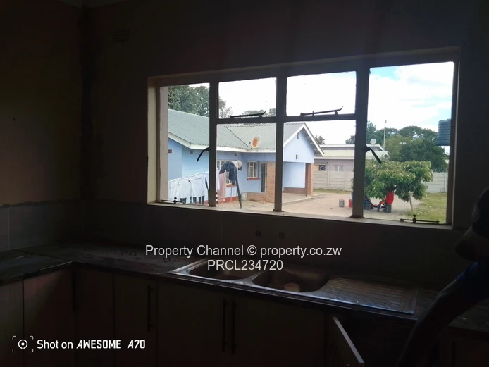 Spacious 4- Bed Cluster Home In Waterfalls, Harare