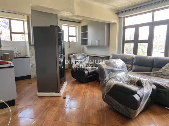 2 Bedroom Flat & Apartment