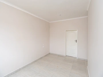 2 Bedroom Flat & Apartment