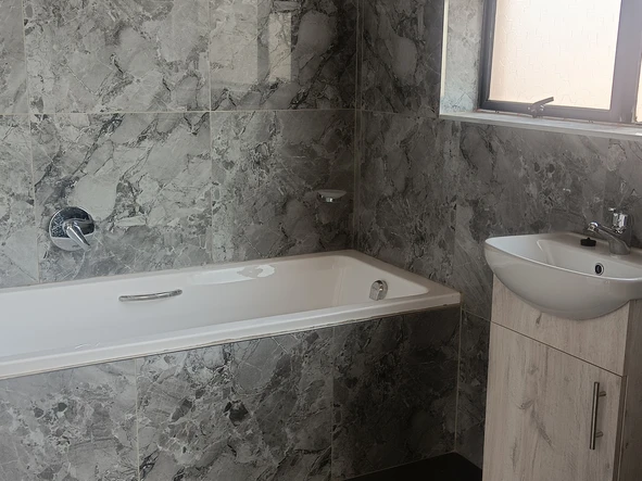 3 Bedroom Flat & Apartment