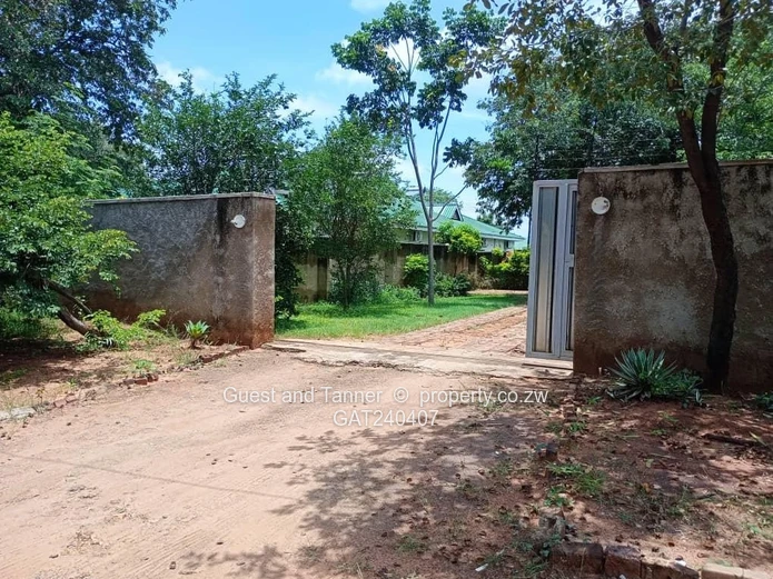 Low-Density Investment Opportunity on 2,100 sqm in Victoria Falls