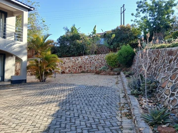 8 Bedroom House