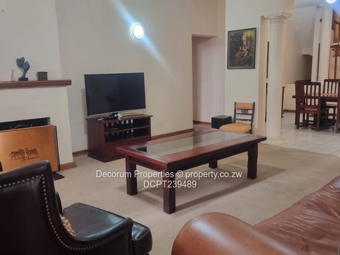 Charming 3-Bedroom Home to let in Helensvale.