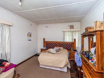 Farm & Agricultural Land