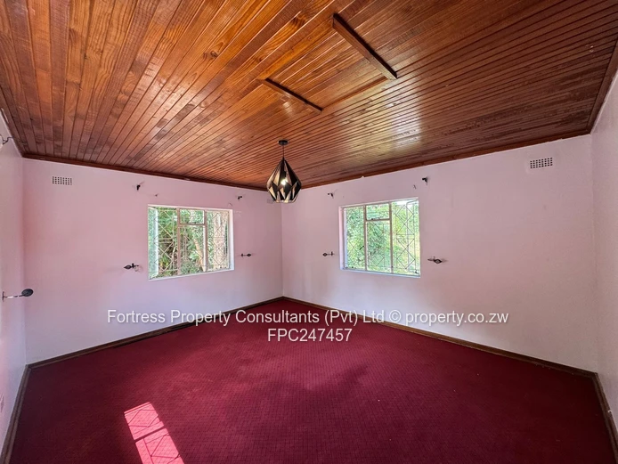 Glen Lorne 8-Bed House with Pool & Sunlit Lounge