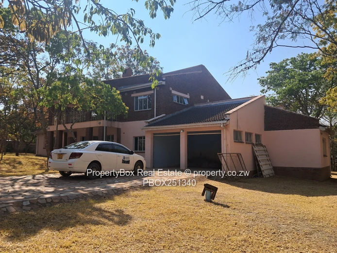 Glen Lorne double storey 6 bed house to rent for immediate occupation!