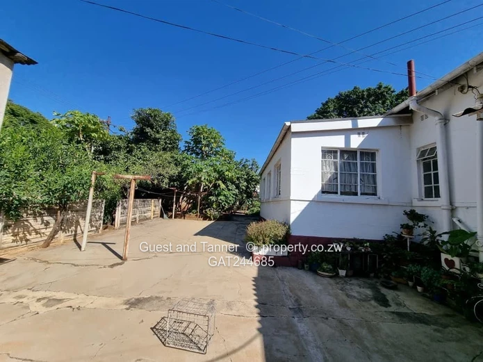 Bulawayo CBD Property - 2 Bedroom House for Sale in Parkview