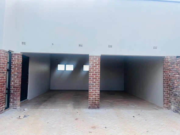 6 Bedroom Flat & Apartment