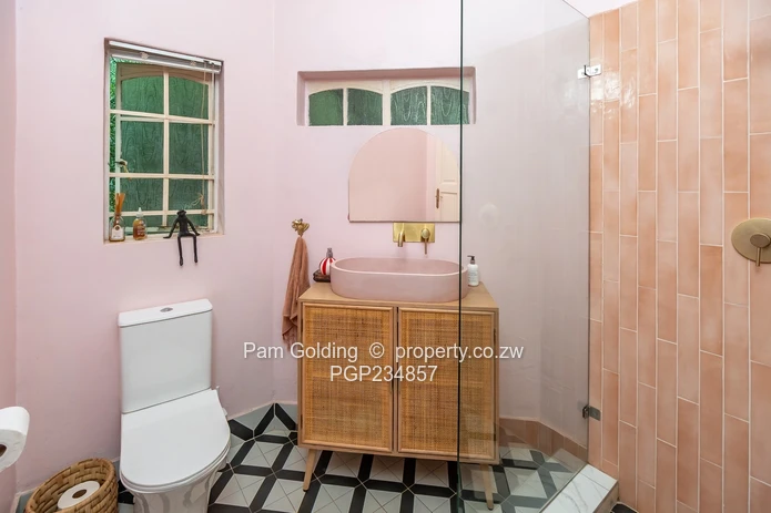 Modern 3-Bedroom Townhouse in Sought-After Greenhithe Mews (Sole Mandate)