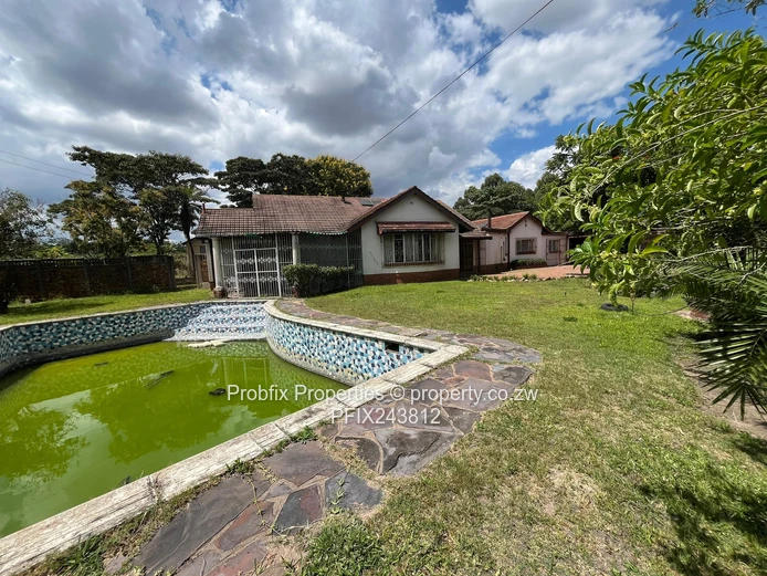  Spacious Family Home with Guest Wing & Cottage | Hatfield North