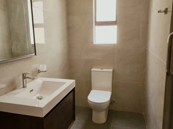 3 Bedroom Flat & Apartment