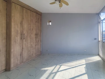 2 Bedroom Flat & Apartment