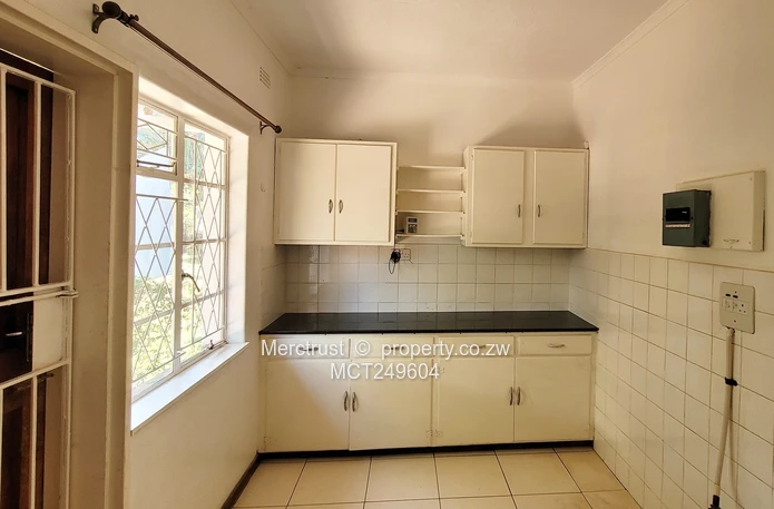 Newly renovated simplex garden flat! (Sole Mandate)