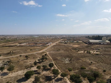 Commercial & Industrial Land