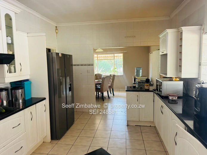 Prime Rolf Valley: Massive 7-Bedroom Property with High-Yield Potential