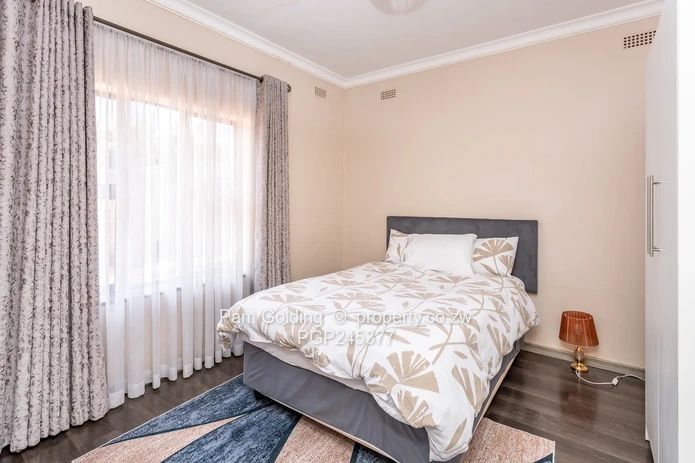 4- bedroom En suite Home on 1160sqm in Hillside