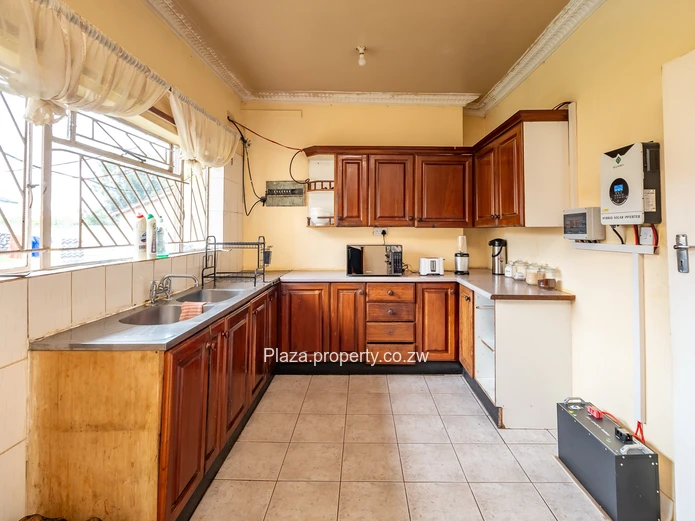 Exceptional Multi-Level Family Home with Self-Contained Cottage – Vainona (Cashcow) (Sole Mandate)